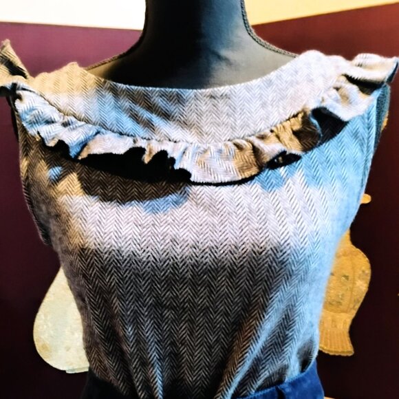 Ella Moss fitted wear to work ruffle top - Picture 5 of 9